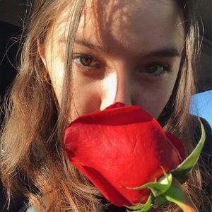 Meet your Posher, Izzy